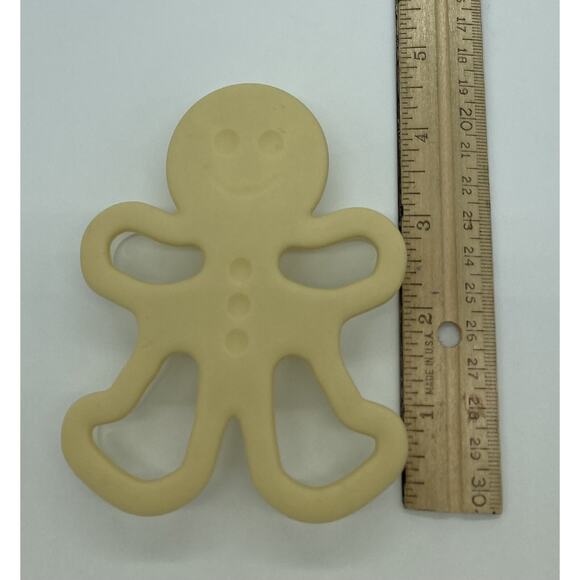 Lot of 6 Special Occasion Holiday Cookie Cutters Plastic with Rubber Top EUC - Picture 10 of 10